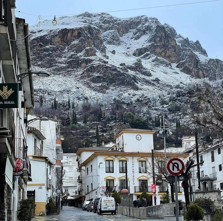 El Hogar De Mercedes Guejar Sierra Exterior photo